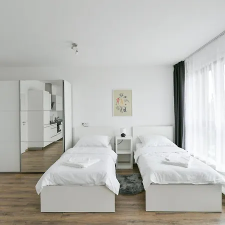 Golf 221 Apartment